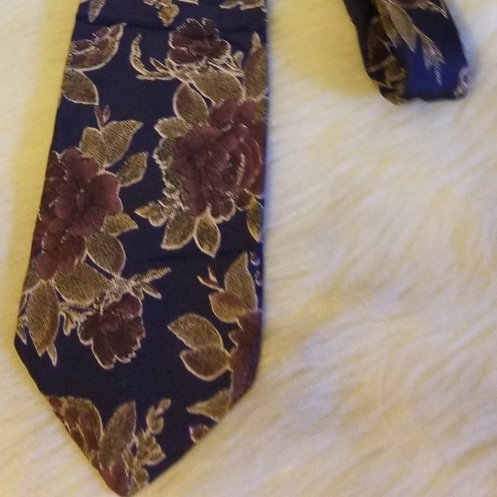 A Foxx Ltd Silk Imported Italy Made USA Tie